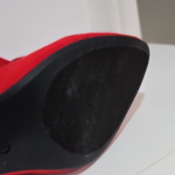 Comfort Est 1946 Women's Red Suede Double-Strap Block Heel Pumps - Picture 10 of 14